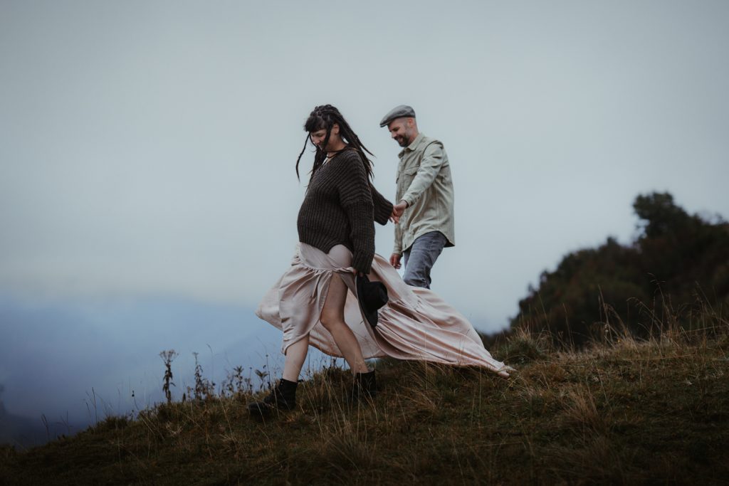 Babybauchfoto, Outdoor, Berge, See, Fluss, Biberach, Mengen, Bad Saulgau, Sigmaringen, Bodensee, Familienfotograf