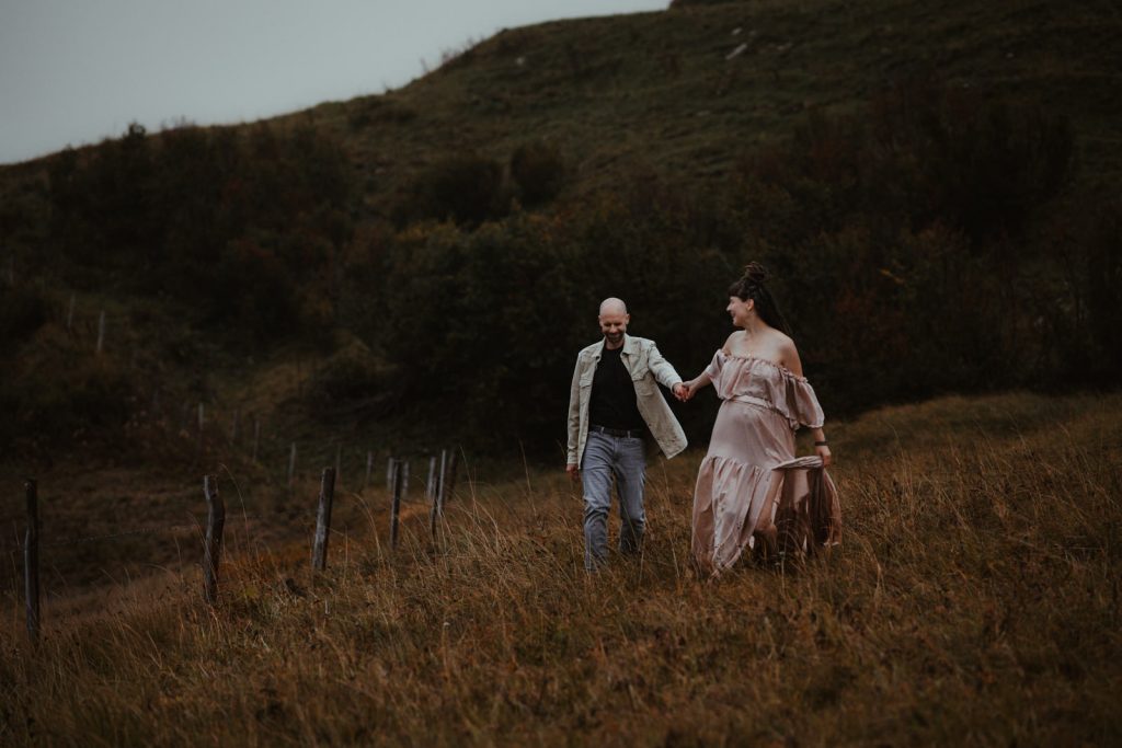 Babybauchfoto, Outdoor, Berge, See, Fluss, Biberach, Mengen, Bad Saulgau, Sigmaringen, Bodensee, Familienfotograf