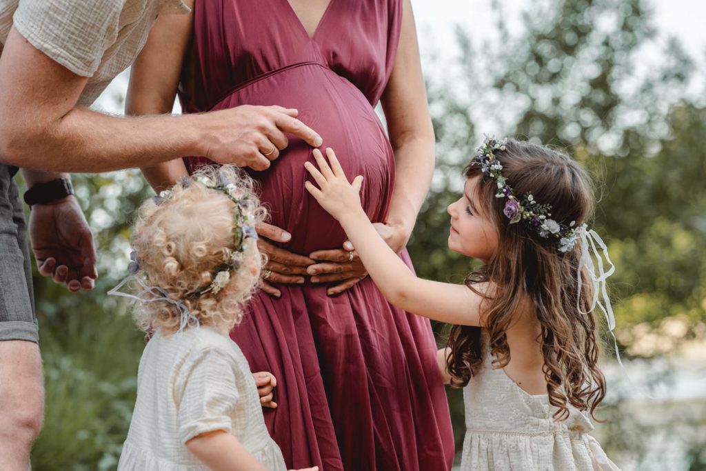Babybauchfoto, Outdoor, Berge, See, Fluss, Biberach, Mengen, Bad Saulgau, Sigmaringen, Bodensee, Familienfotograf