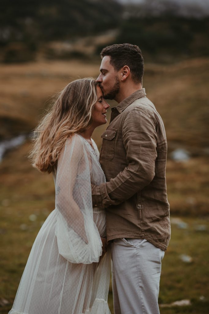 Babybauchfoto, Outdoor, Berge, See, Fluss, Biberach, Mengen, Bad Saulgau, Sigmaringen, Bodensee, Familienfotograf