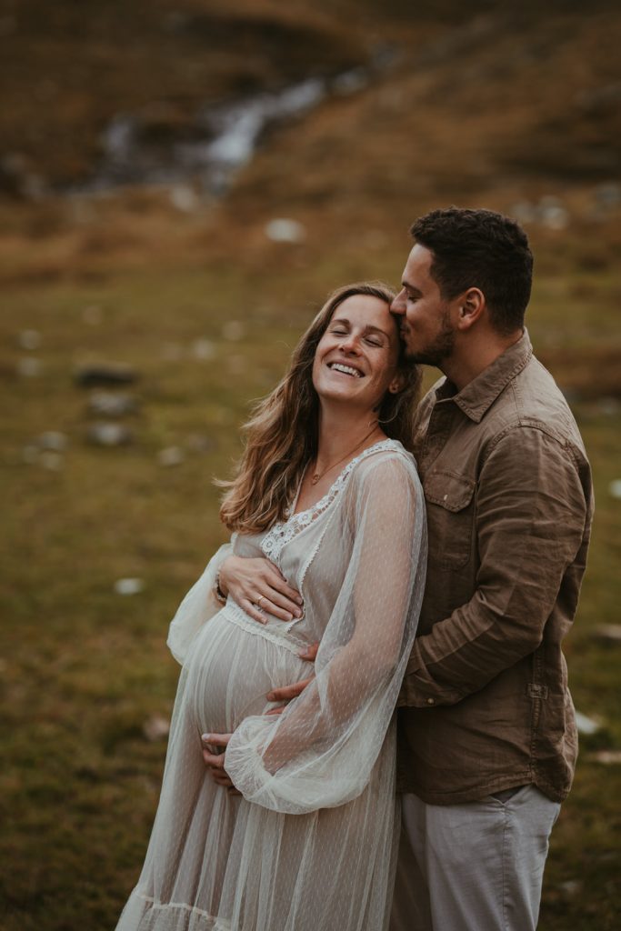 Babybauchfoto, Outdoor, Berge, See, Fluss, Biberach, Mengen, Bad Saulgau, Sigmaringen, Bodensee, Familienfotograf